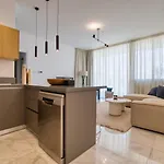Prestige 504 2 Bed Appartement *
