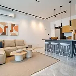 דירה Prestige 504 2 Bed *